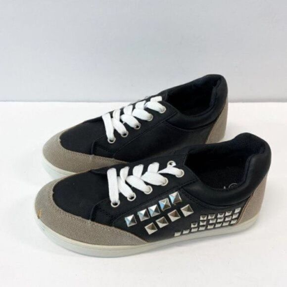 Nature Breeze Comfy Closed Toe Lace Up Sneakers with Rivet - Picture 3 of 7